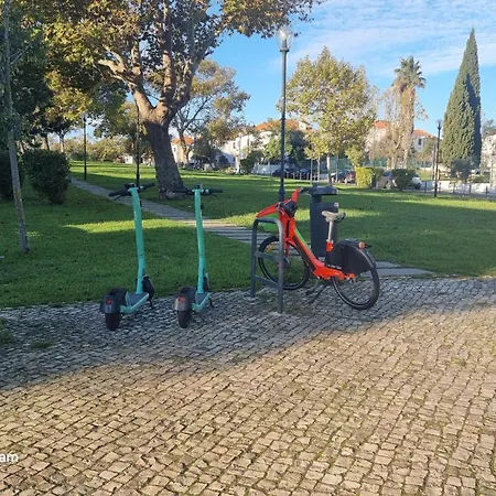 Alloggio in famiglia The Coolest Place - 10 Minutes Walking To The Airport! *